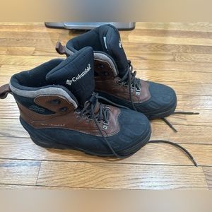Men’s Columbia snow boots